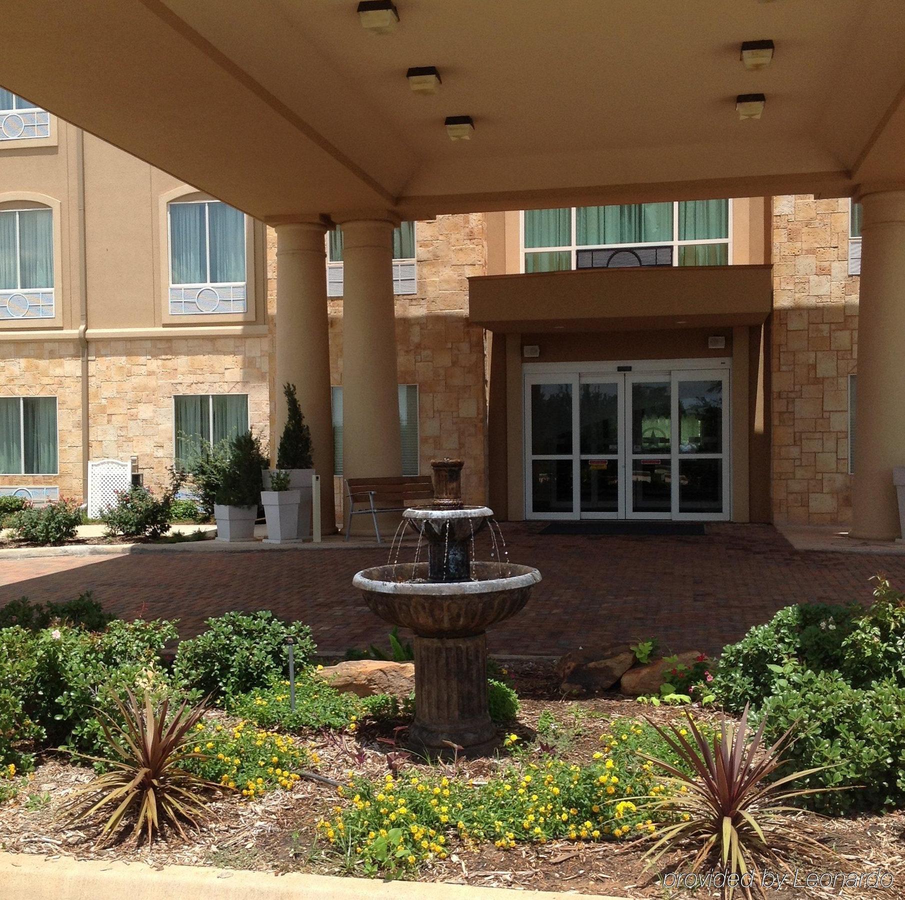 Holiday Inn Express Glen Rose By Ihg Exterior photo